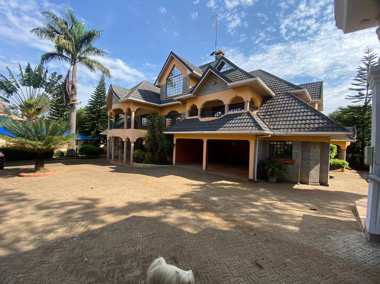 5 Bed House with En Suite in Runda