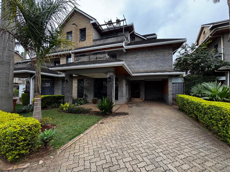 5 Bed Townhouse with En Suite in Lavington