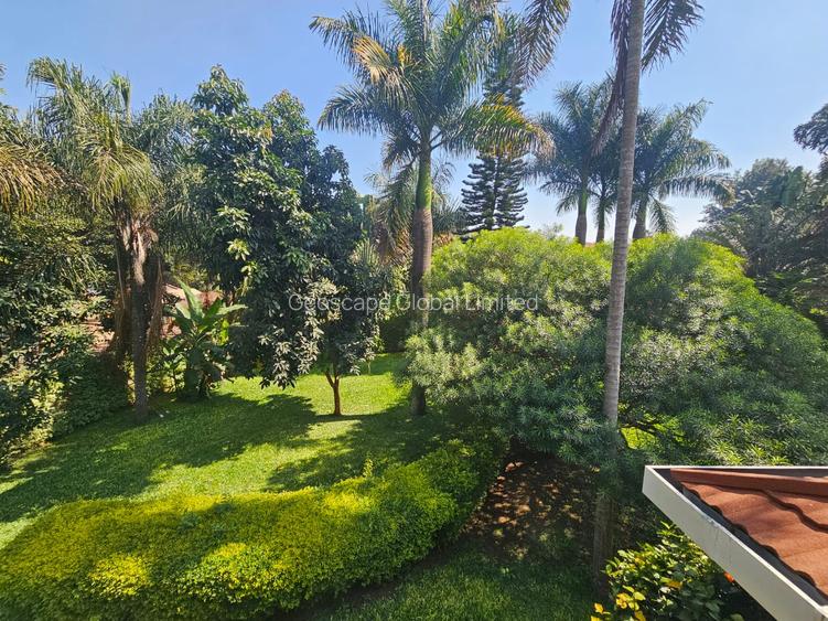 5 Bed House with En Suite in Runda