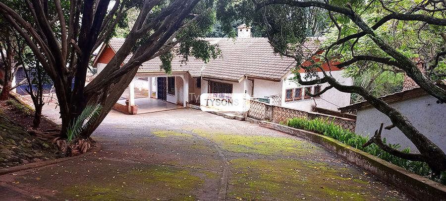 5 Bed House with En Suite in Nyari