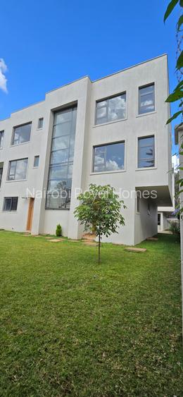 6 Bed Townhouse with En Suite at Off Convent Drive