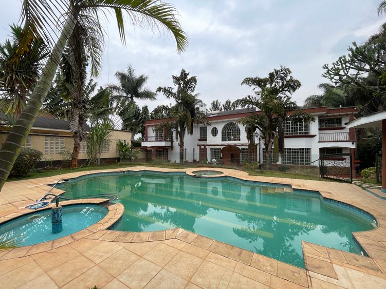 6 Bed House in Nyari