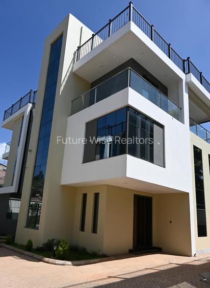 5 Bed Townhouse with En Suite in Lavington