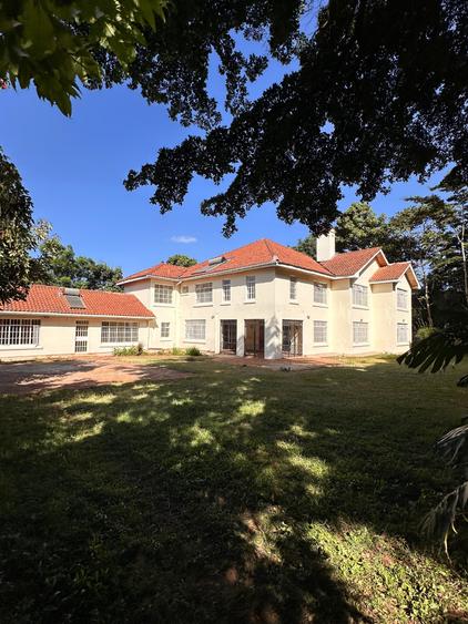 5 Bed House with En Suite in Nyari 5 Bed House with En Suite in Nyari