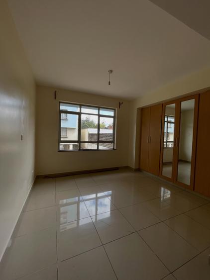 2 Bed Apartment with En Suite at Othaya Road - Aanzicht 5