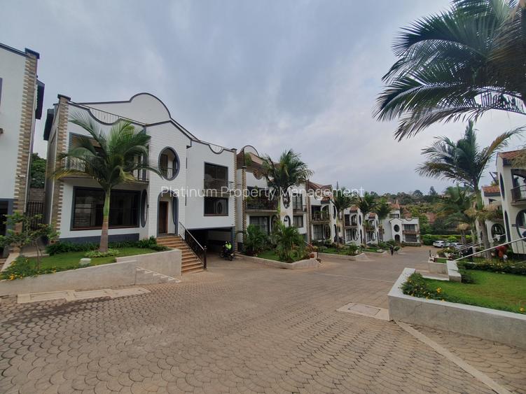 5 Bed House with En Suite at Grevillea Grove