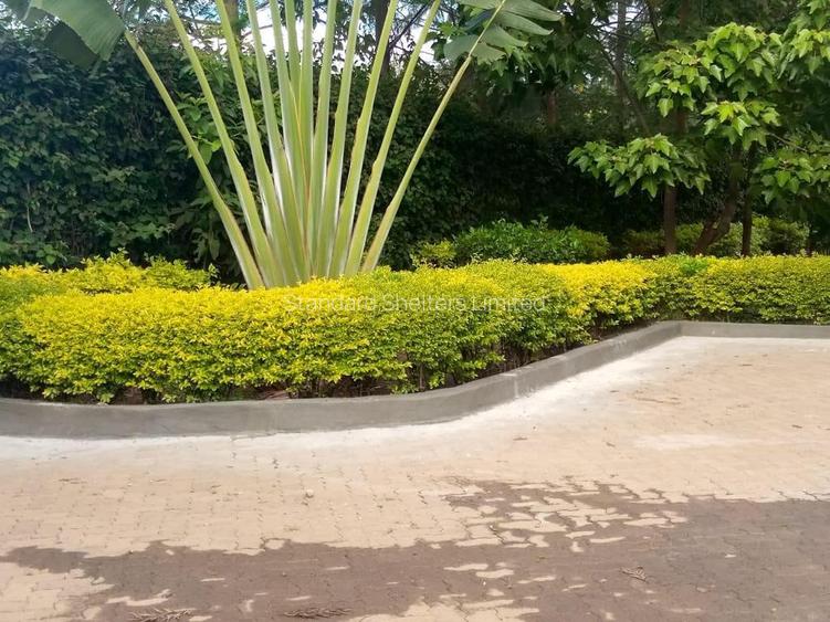 5 Bed House with En Suite in Garden Estate