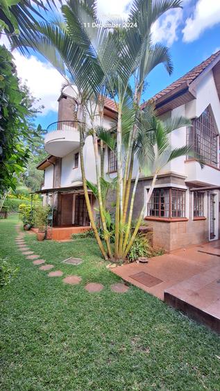 5 Bed Townhouse with En Suite at Lavington Green Area.