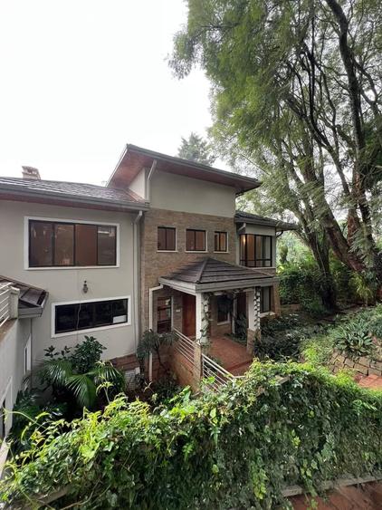 4 Bed Townhouse with Swimming Pool in Kitisuru 4 Bed Townhouse with Swimming Pool in Kitisuru