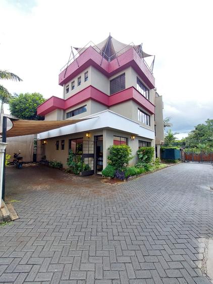 5 Bed Villa with En Suite at Lavington