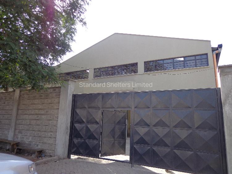 7,089 ft² Warehouse with Parking in Industrial Area