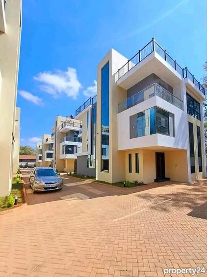 5 Bed Townhouse with En Suite in Lavington 5 Bed Townhouse with En Suite in Lavington