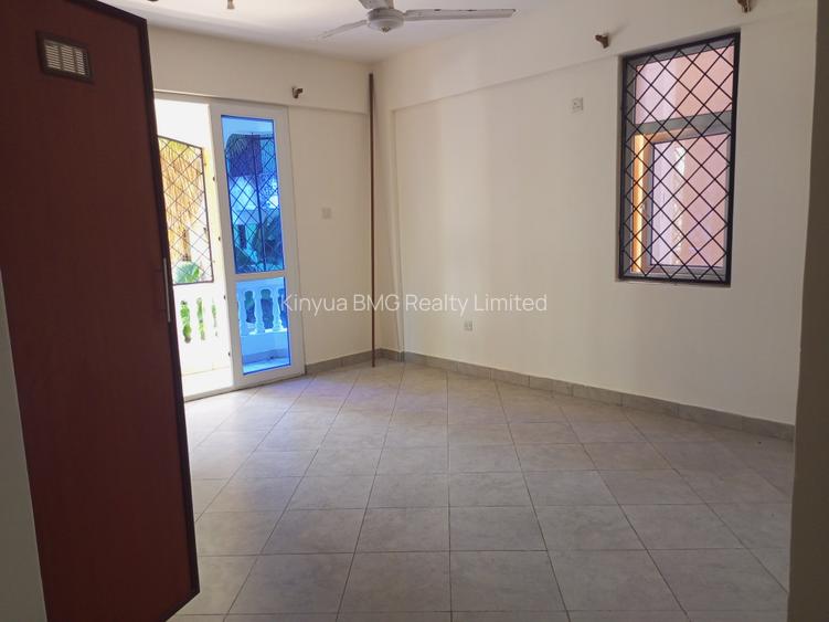 Serviced 3 Bed Apartment with En Suite at Beach Road