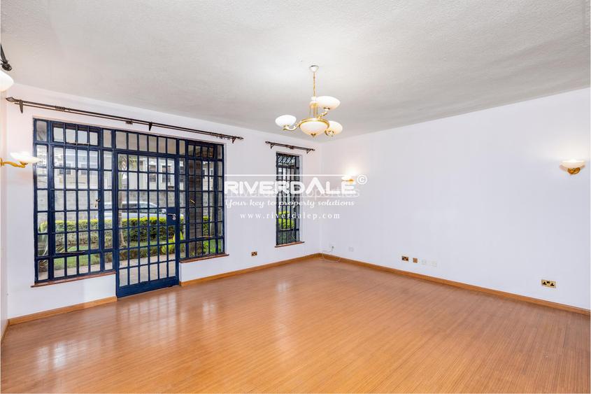 5 Bed Villa with En Suite in Lavington