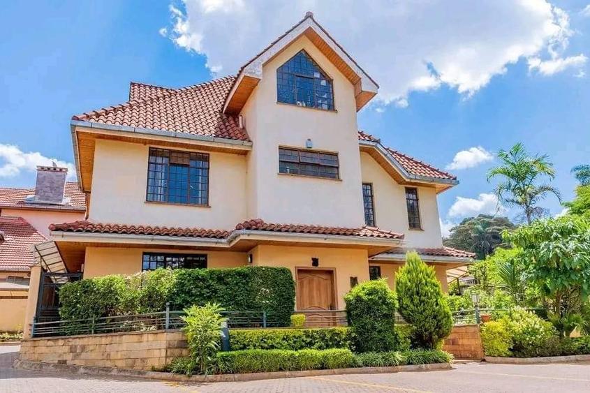 6 Bed House with En Suite at Lavington