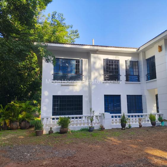 5 Bed House with En Suite in Gigiri