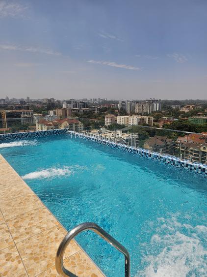 Serviced 2 Bed Apartment with En Suite at Sports Road