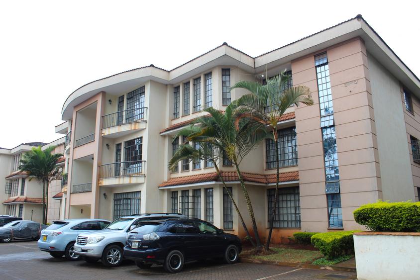 3 Bed Apartment with En Suite in General Mathenge