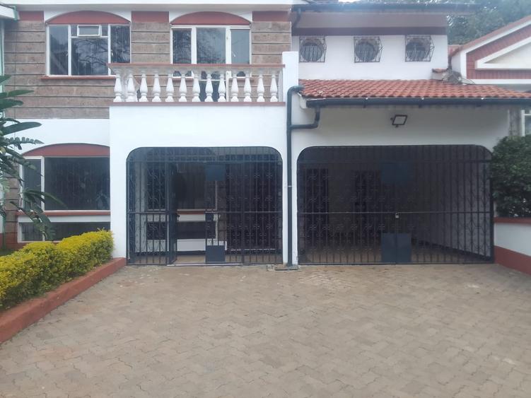 4 Bed Villa with En Suite in Brookside