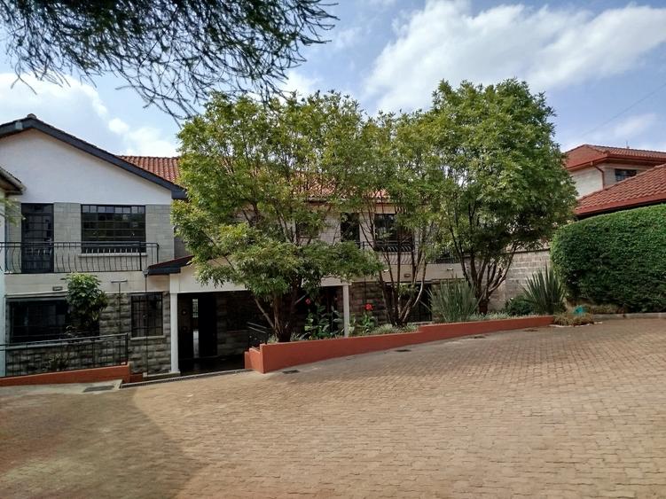 5 bed house with en suite at benin drive