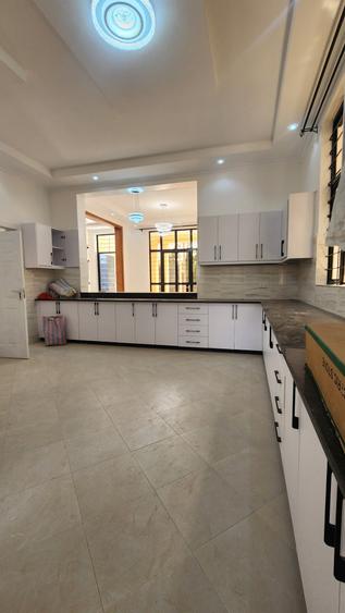 5 Bed House at Mugutha - Vista 4