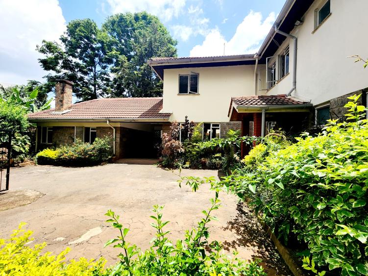 4 Bed Townhouse with En Suite at Lavington 4 Bed Townhouse with En Suite at Lavington