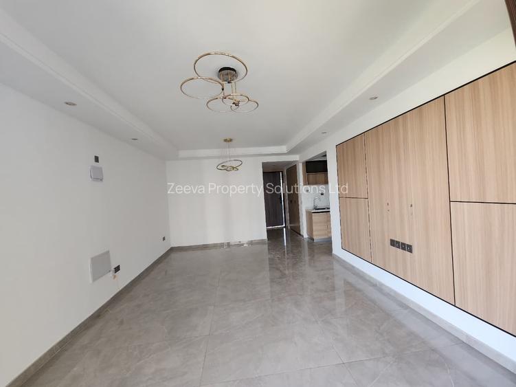 1 Bed Apartment with Swimming Pool in Riverside
