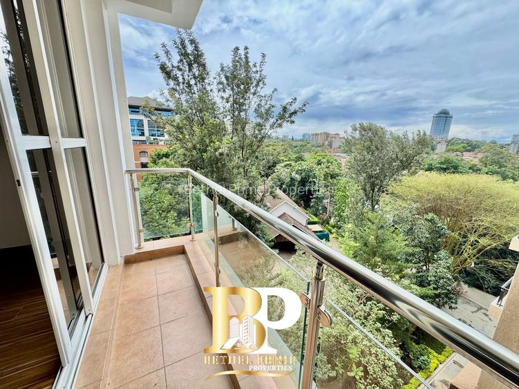 3 Bed Apartment with En Suite in Riverside