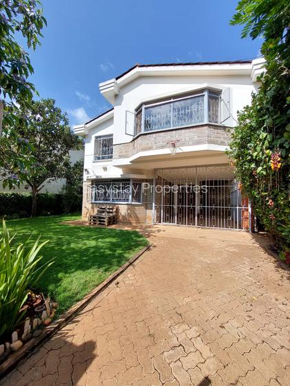 4 Bed Townhouse with En Suite in Brookside