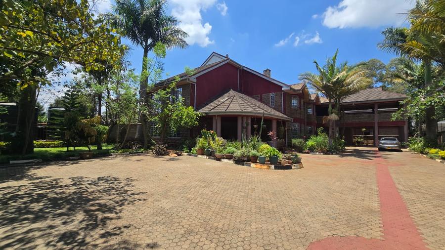 5 Bed House with En Suite in Runda 5 Bed House with En Suite in Runda