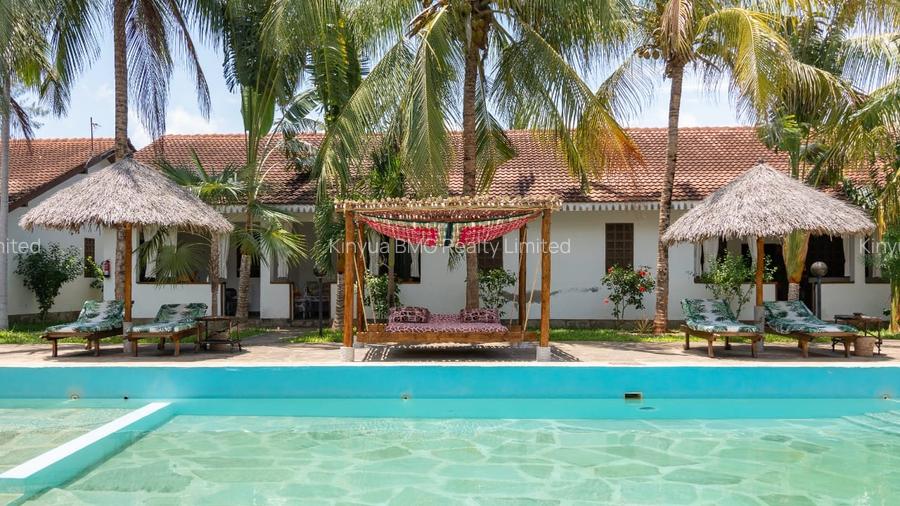 Serviced 1 Bed Apartment with En Suite in Malindi