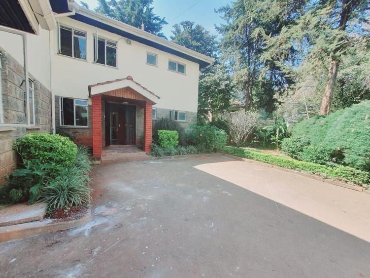 4 bed townhouse with en suite at lavington