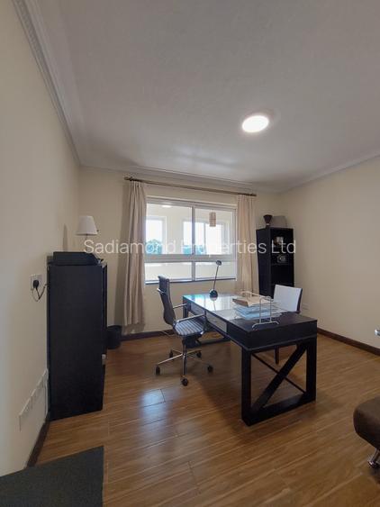 Furnished 3 Bed Apartment with En Suite in Brookside
