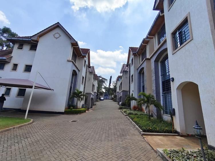 5 Bed Villa with En Suite at Lavington