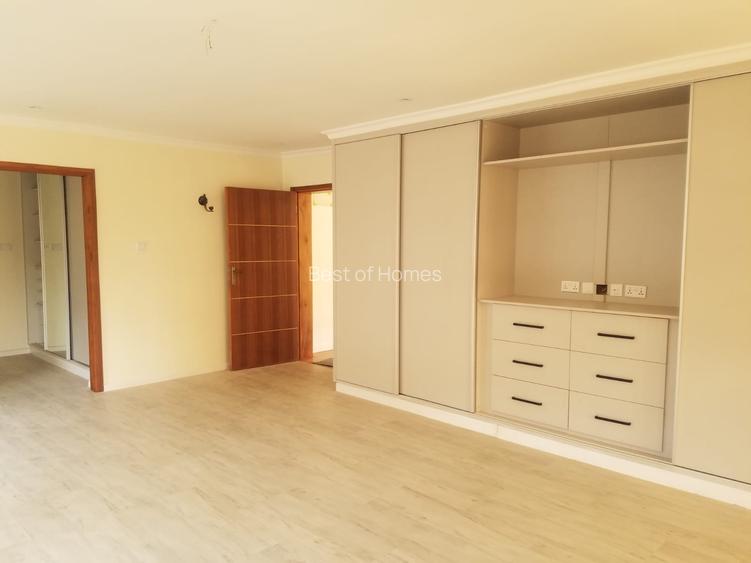 5 Bed Apartment with En Suite in Lavington