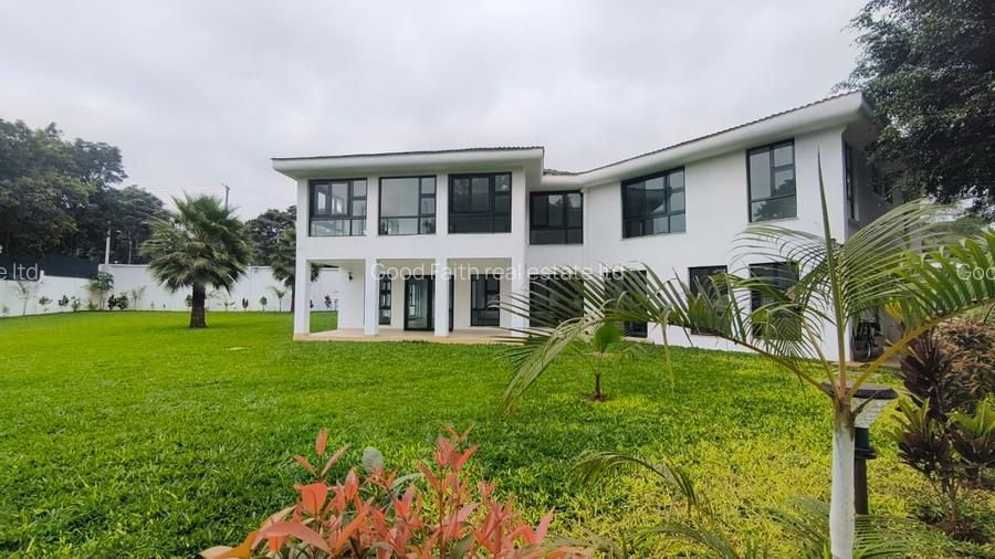 5 Bed House with En Suite in Runda