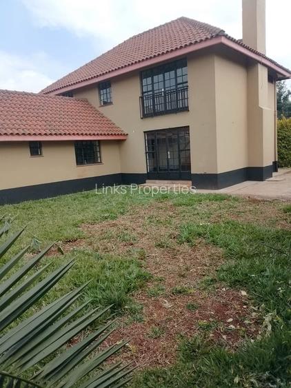 4 Bed Townhouse with En Suite at Kerarapon Drive