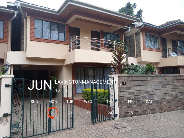 5 Bed Townhouse with En Suite at Lavington Green