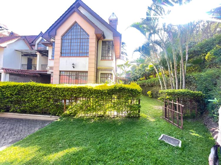 5 Bed Townhouse with En Suite in Lavington