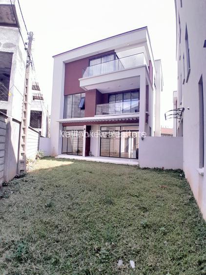 5 Bed Townhouse with En Suite at Lavington