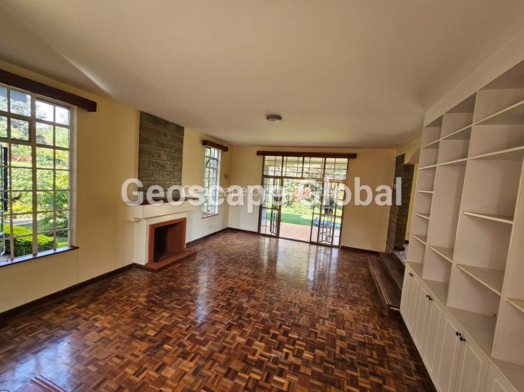 4 Bed House with En Suite in Nyari