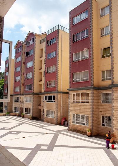 3 Bed Apartment with En Suite in Parklands 3 Bed Apartment with En Suite in Parklands