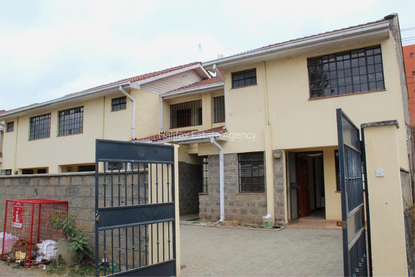 4 Bed Townhouse with En Suite in Embakasi