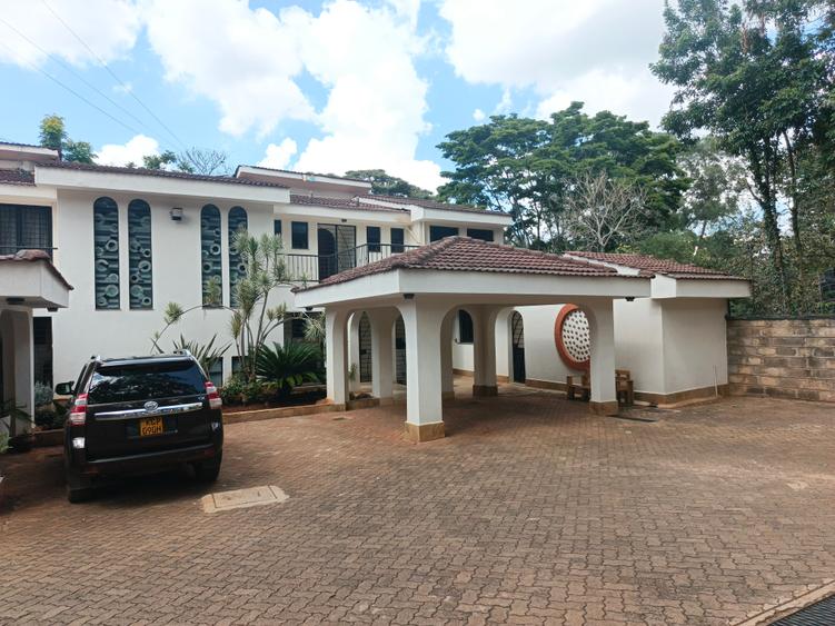 5 Bed Townhouse with En Suite in Spring Valley 5 Bed Townhouse with En Suite in Spring Valley