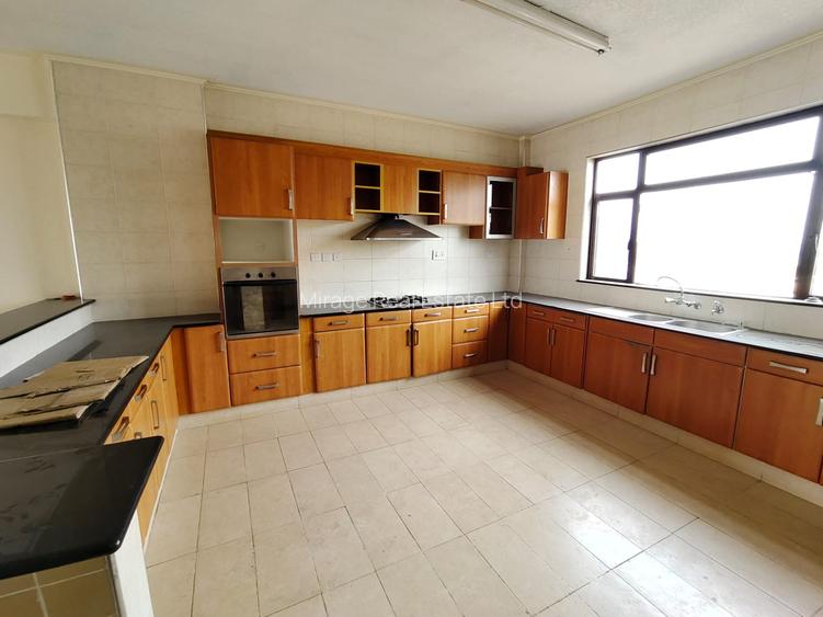 3 Bed Apartment with En Suite in Kilimani