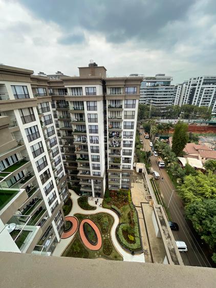 3 Bed Apartment with En Suite in Riverside