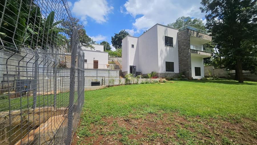 5 Bed House with En Suite in Kyuna