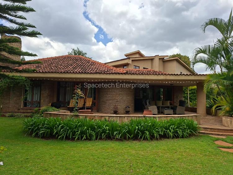 5 Bed House with En Suite in Runda
