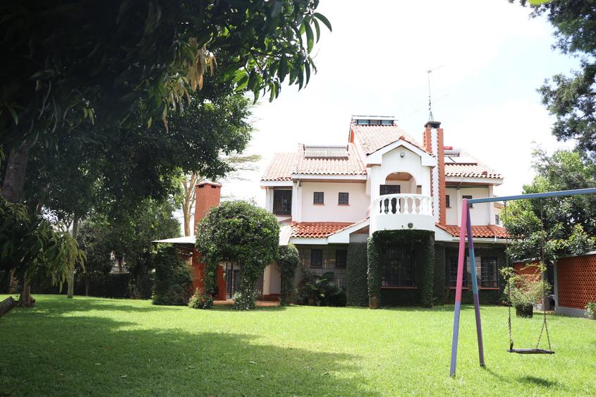 5 Bed House with En Suite in Runda 5 Bed House with En Suite in Runda