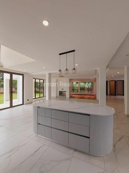 5 Bed Villa with En Suite in Karen